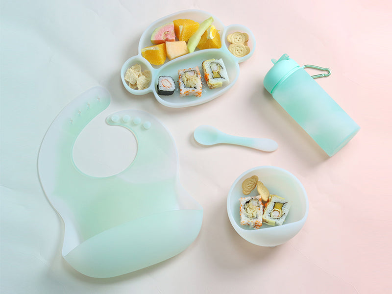 Baby silicone weaning set 5-piece - sage green mint colour variant