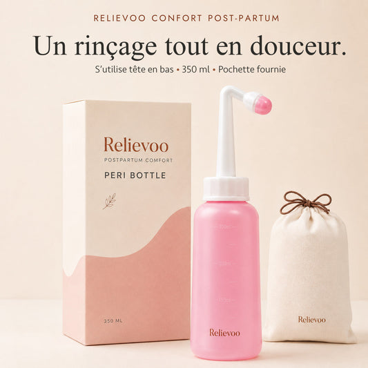 Flacon rince-périnée post-partum Relievoo avec sa boîte de 350 ml et sa pochette de transport en coton, sur fond crème